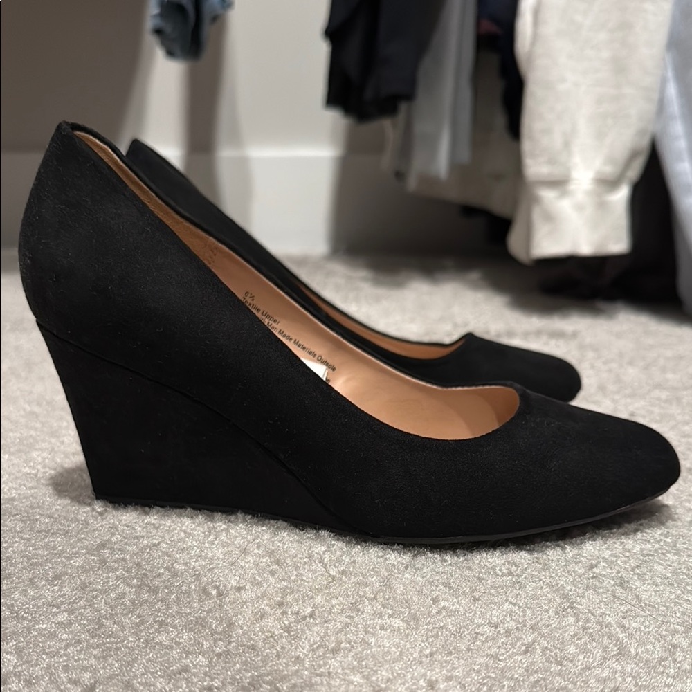 A New Day Black Wedge Shoes with Minimalist Design